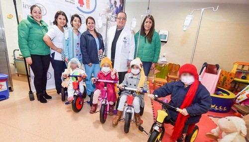 Niños del Instituto Nacional de Salud del Niño San Borja reciben tratamiento intravenoso y de quimioterapia con método recreativo