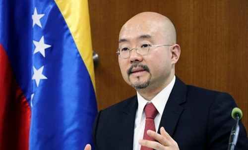 El embajador de Venezuela en Japón dice que las sanciones de Trump congelaron sus cuentas bancarias