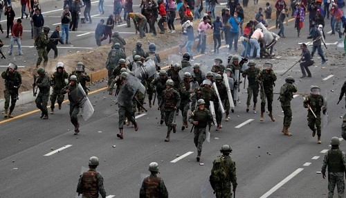 El ejército de Ecuador respalda al presidente Moreno tras las protestas por alza del precio del combustible