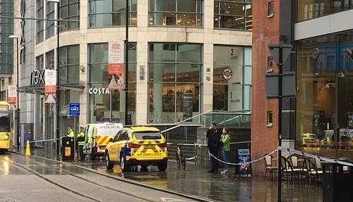 Reino Unido: cinco personas apuñaladas tras un ataque en el centro comercial Manchester Arndale