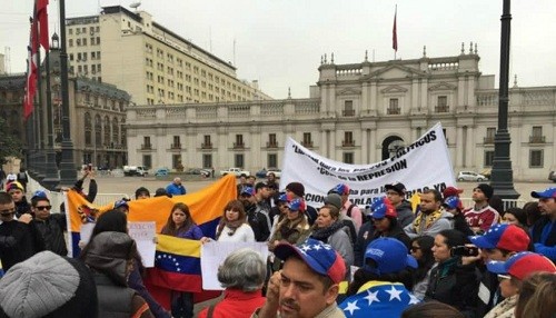 Chile amenaza a Venezuela con bloqueo por crisis