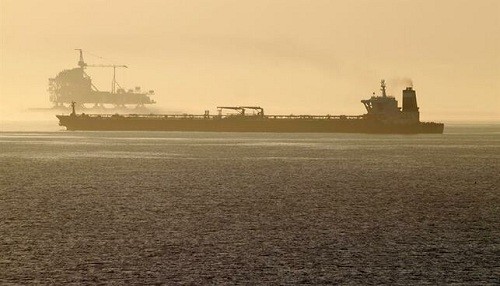 EE.UU.  'preocupado' por barcos de China que no pueden rastrearse que transportan petróleo de Irán