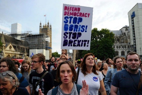 Miles salen a las calles en Londres para protestar contra el Brexit