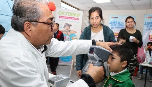 Cuatro de cada cien niños padecen de ojo perezoso