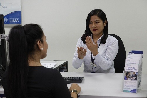 Servicio de atención en lengua de señas en el SAT