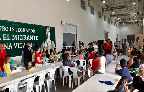 México está convirtiendo las fábricas en refugios para limpiar el desorden de Trump