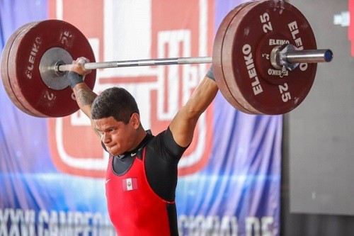 Oscar Terrones se corona Campeón Nacional de Pesas