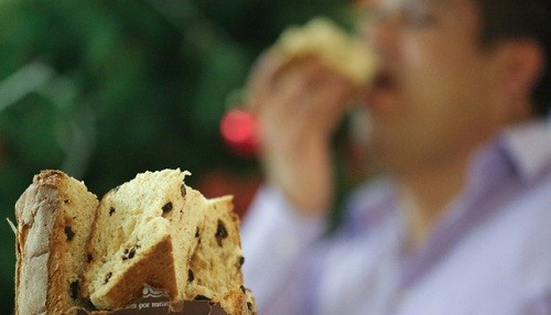 Recomiendan a pacientes con hipertensión comer y beber con moderación durante las fiestas de fin de año