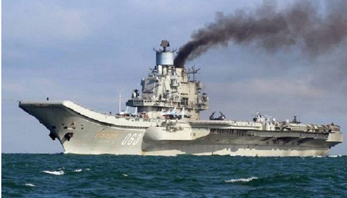 El portaaviones del almirante Kuznetsov de Rusia estalló en llamas