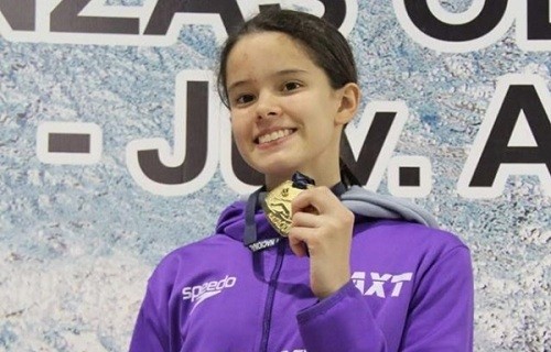 Alexia Soyomayor impone nuevo récord nacional en natación