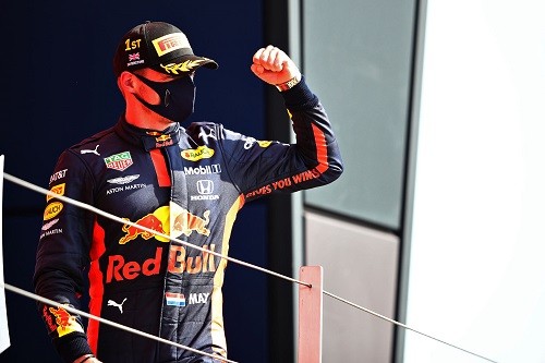 ¡Max Verstappen gana tras una clase magistral de estrategia!