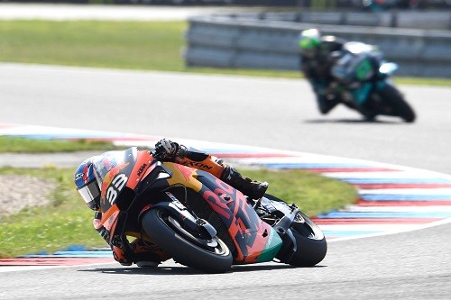 Brad Binder y Red Bull KTM Factory Racing hacen historia en MotoGP