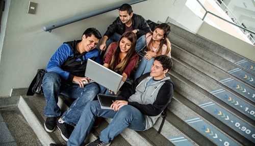 147 mil estudiantes y 22 mil docentes de universidades públicas recibirán el servicio de internet