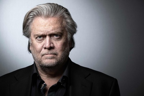 Donald Trump indultó a su exasesor Steve Bannon