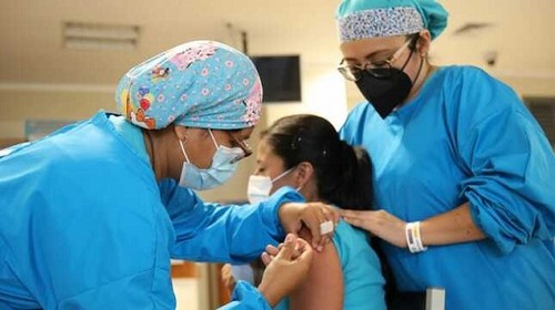 Ministerio de Salud: Cinco regiones completaron su meta de vacunación de la primera dosis contra la COVID-19