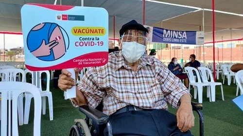 Lima Este: Más de 15 000 adultos mayores de 80 años fueron vacunados con nuevo sistema Vacuna Tayta