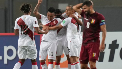 Perú sigue en pie de lucha por un cupo para Qatar 2022: derrotó por la diferencia mínima al elenco de Venezuela