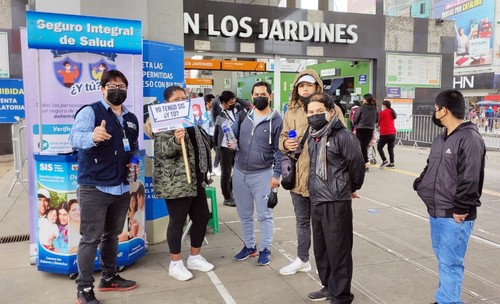 SIS afilia en paraderos de la Línea 1 del Metro de Lima y Metropolitano