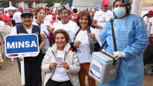 Más de 250 adultos mayores completaron sus vacunas durante festival 'Al son de la experiencia' en Jesús María