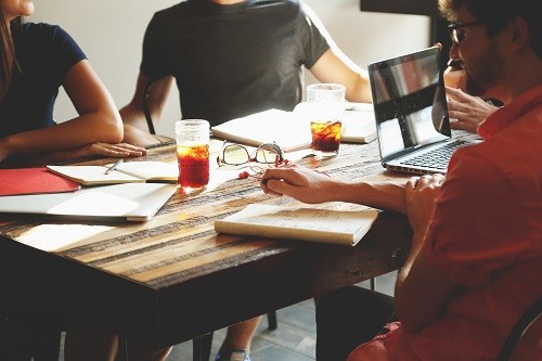 Cuáles son los datos que debe analizar tu empresa para tomar decisiones