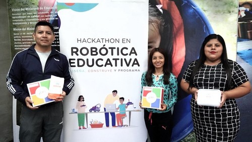 Premian a ganadores de la Hackathon en Robótica Educativa 2023