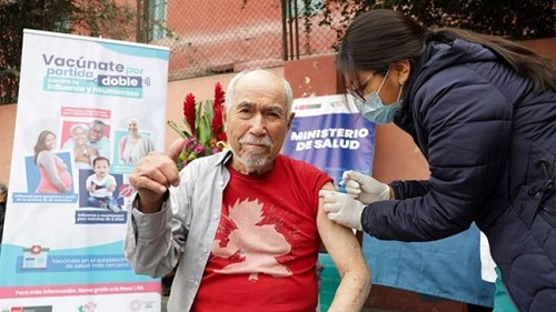 Personas en situación de abandono acceden a vacunación gratuita para protegerse de la influenza y el neumococo