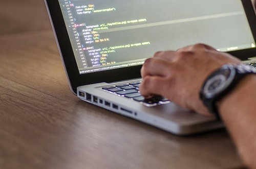 10 canales de YouTube para aprender programación desde cero en español