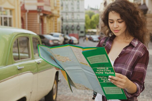 ¿Cómo encontrar direcciones y códigos postales en Cartagena?