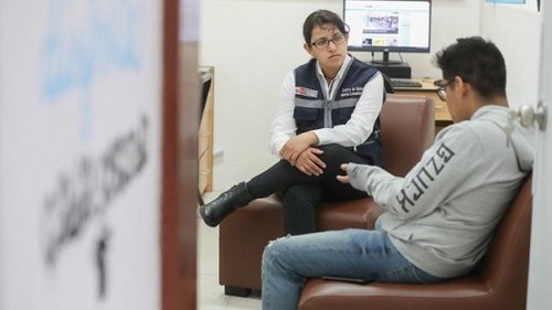Sepa cómo prevenir los riesgos de dependencia del alcohol y drogas en adolescentes