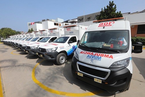 Ministro César Vásquez presentó 33 nuevas ambulancias para la ampliación de la flota del SAMU
