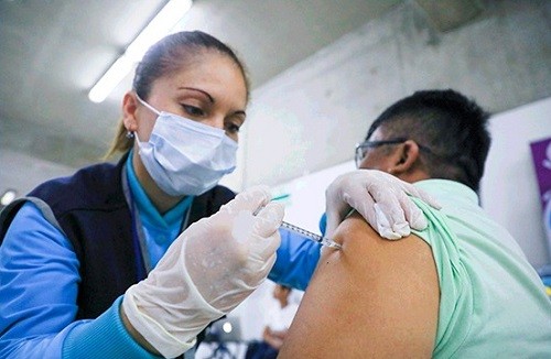 ¡Vacúnate hoy! más jóvenes protegidos contra el dengue: Minsa amplía vacunación hasta los 20 años en regiones priorizadas ¡Vacúnate hoy! más jóvenes protegidos contra el dengue: Minsa amplía vacunación hasta los 20 años en regiones priorizadas