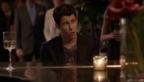 Nick Jonas es el invitado especial en 'Smash' (Video)