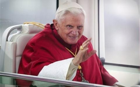 Benedicto XVI envió sus condolencias a Argentina por tragedia ferroviaria