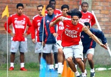 Selección peruana se preparará en Madrid antes de enfrentar a Túnez