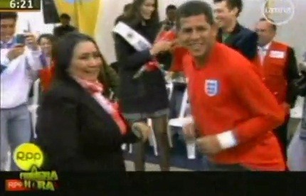 Video: El 'Puma' Carranza bailó con la ministra de la Mujer