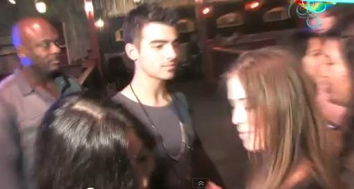 Joe Jonas visita el House of Blues (video)