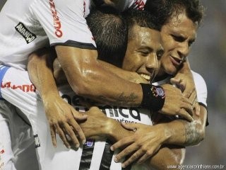 Corinthians de 'Cachito' le roba un punto al Inter de Porto Alegre