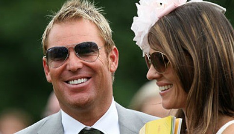 Elizabeth Hurley y Shane Warne disfrutan de un día familiar