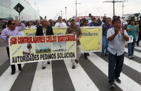 Controladores aéreos levantan paro de 72 horas