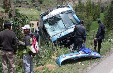 Un muerto y 20 heridos dejó accidente de tránsito en el Cusco