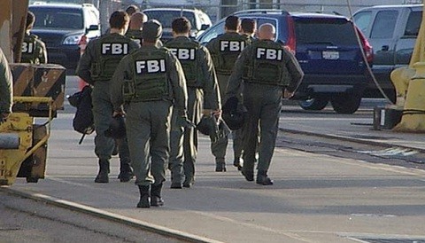 Estados Unidos: FBI arresta a cuatro policías por maltratar hispanos