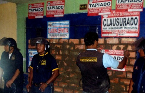 Municipio de San Juan de Miraflores  clausura bares y cantinas  clandestinas