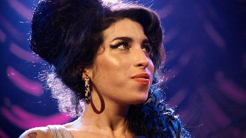 Fundación Amy Winehouse devuelve donativos