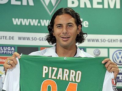 Claudio Pizarro se quedará en el Werder Bremen