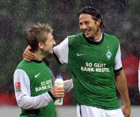 Claudio Pizarro no quiere moverse del Bremen