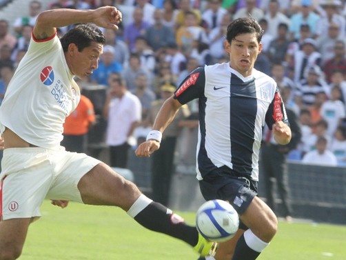 Universitario y Alianza Lima juegan hoy una edición más del clásico del fútbol peruano