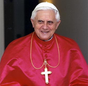 Benedicto XVI: Comunismo y nazismo son como una lluvia ácida