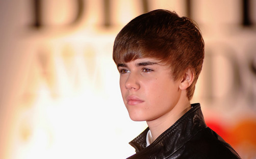 Justin Bieber develó la portada del single 'The Christmas song'
