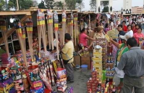 Huaycán: incendio consume taller ilegal de pirotécnicos