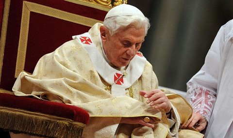 Benedicto XVI celebró la misa de Nochebuena